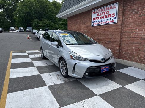 Used 2015 Toyota Prius V Five w/ Advanced Technology Package FWD image 1