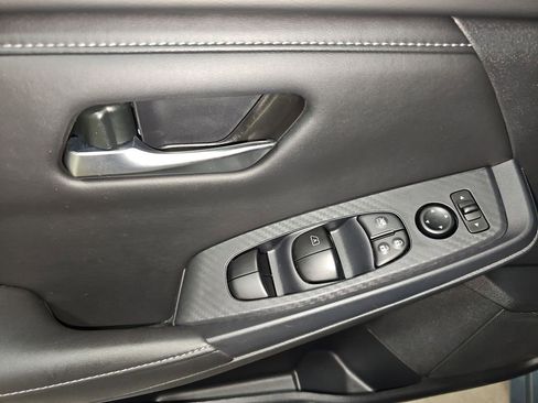 Used 2025 Nissan Sentra SV w/ All-Weather Package image 31