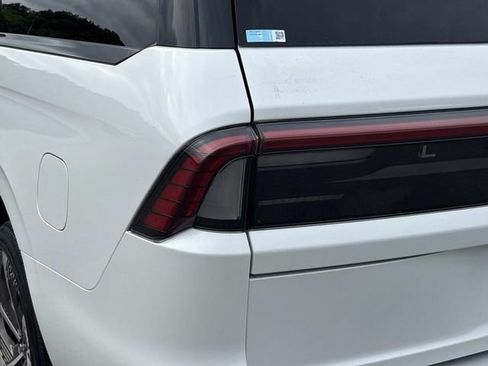 New 2026 Lincoln Navigator L Black Label w/ Black Label Special Edition AWD/4WD image 11