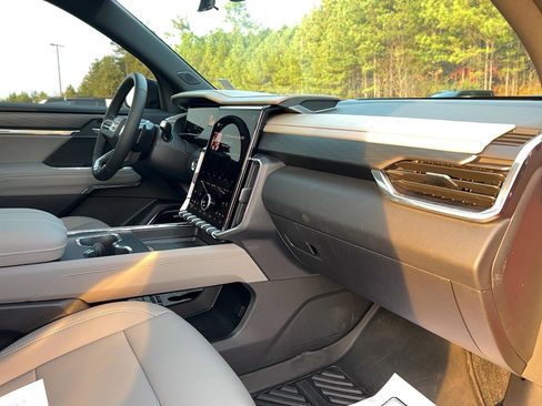 Used 2026 GMC Acadia Elevation w/ Elevation Premium Package image 24