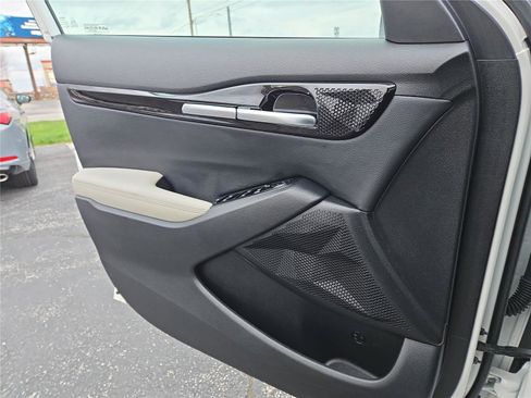 Used 2023 Kia Seltos EX image 17