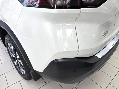 Used 2023 Nissan Rogue SV w/ SV Premium B Package AWD/4WD image 12