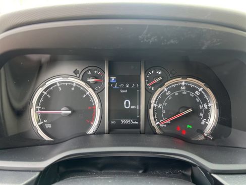 Used 2023 Toyota 4Runner Limited AWD/4WD image 14