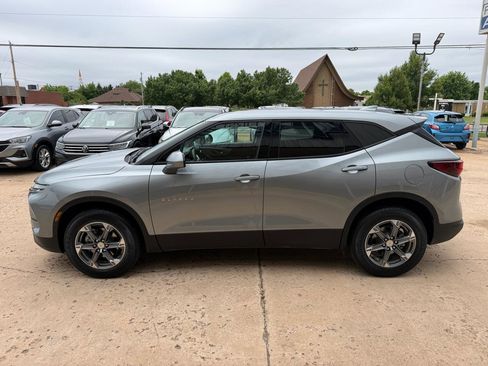 Used 2025 Chevrolet Blazer LT AWD/4WD image 4