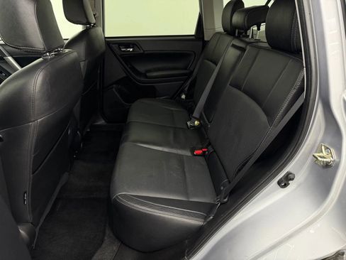 Used 2017 Subaru Forester 2.5i Limited image 7
