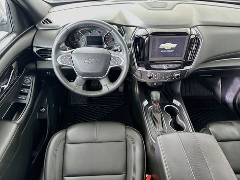Used 2023 Chevrolet Traverse RS AWD/4WD image 3