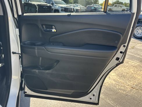 Used 2022 Honda Pilot Touring image 17