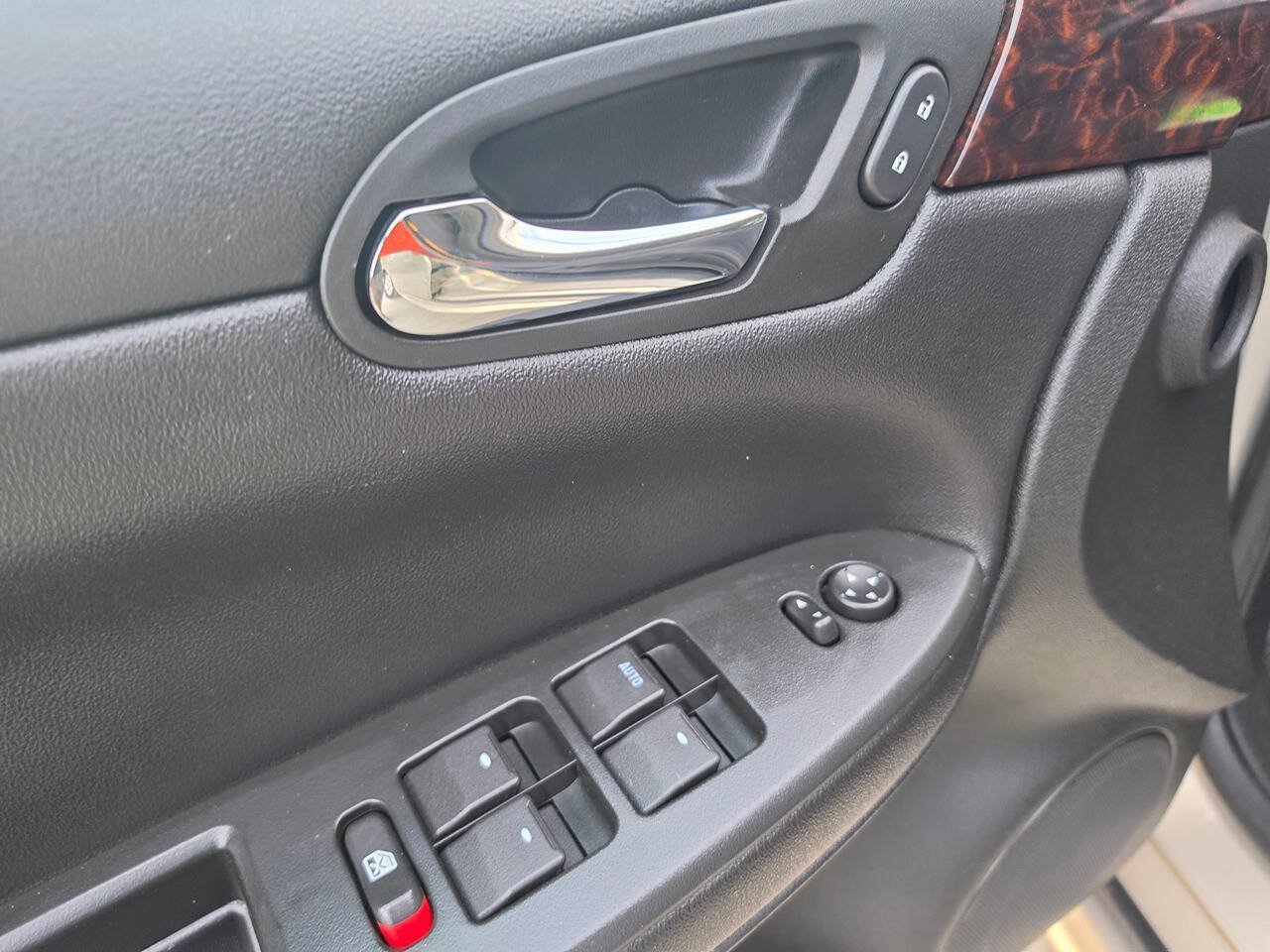 Used 2012 Chevrolet Impala LT w/ LT Sunroof Package FWD image 14