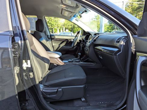 Used 2015 Kia Sorento LX FWD image 28