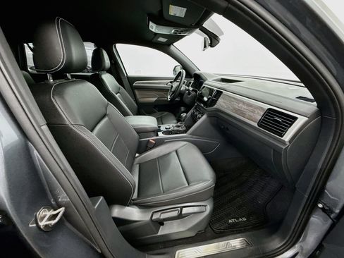 Used 2023 Volkswagen Atlas Cross Sport SE w/ Black Wheel Package AWD/4WD image 31