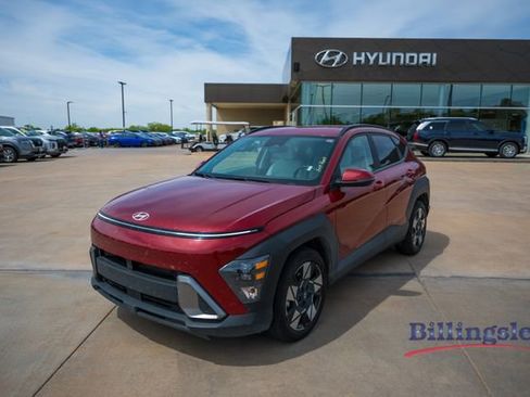 Used 2025 Hyundai Kona SEL FWD image 1