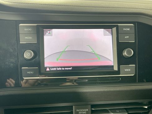 Used 2023 Volkswagen Jetta SE image 13