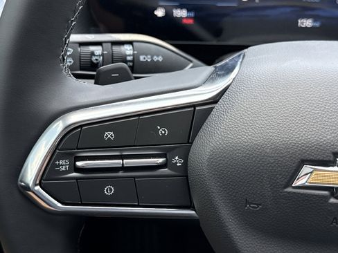 New 2026 Chevrolet Equinox LT w/ Safety and Technology Package FWD image 19