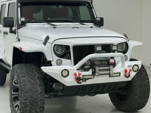 Used 2018 Jeep Wrangler Unlimited Sport S image 8