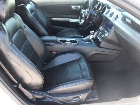 Used 2022 Ford Mustang Premium RWD image 19