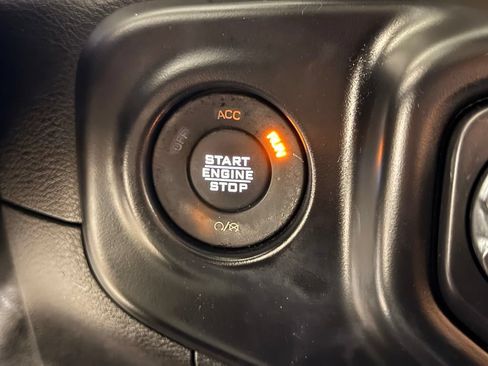 Used 2021 Jeep Wrangler Unlimited Sahara AWD/4WD image 20