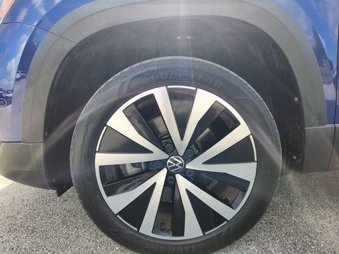 Used 2022 Volkswagen Taos SE FWD image 7