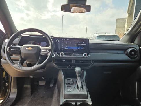 Used 2023 Chevrolet Colorado W/T image 17