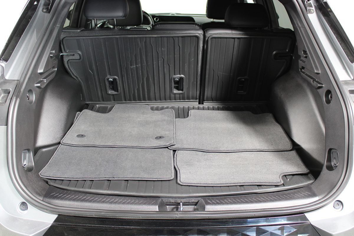 Used 2024 Chevrolet Equinox EV RS FWD image 21