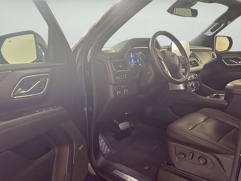 Used 2023 Chevrolet Tahoe Z71 w/ Luxury Package AWD/4WD image 8
