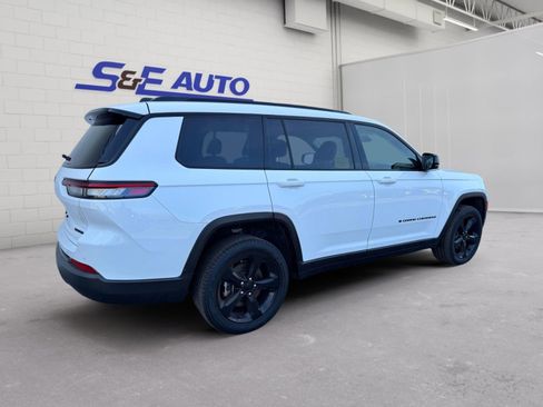 Used 2023 Jeep Grand Cherokee L Limited w/ Black Appearance Package image 6