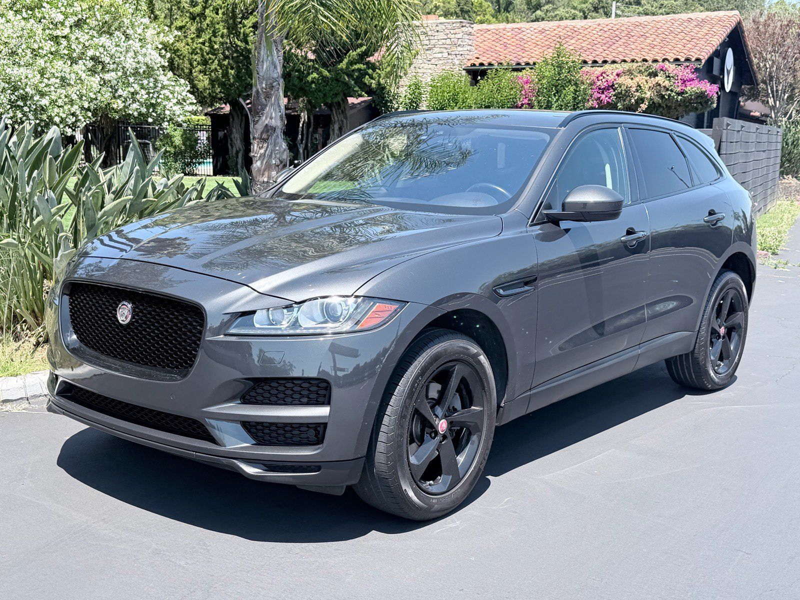 Used 2020 Jaguar F-PACE Prestige AWD/4WD image 1