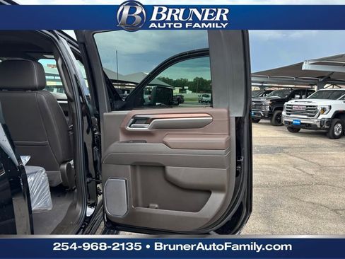 New 2025 GMC Sierra 2500 Denali w/ Denali Reserve Package image 17