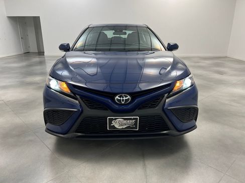 Used 2024 Toyota Camry SE image 2