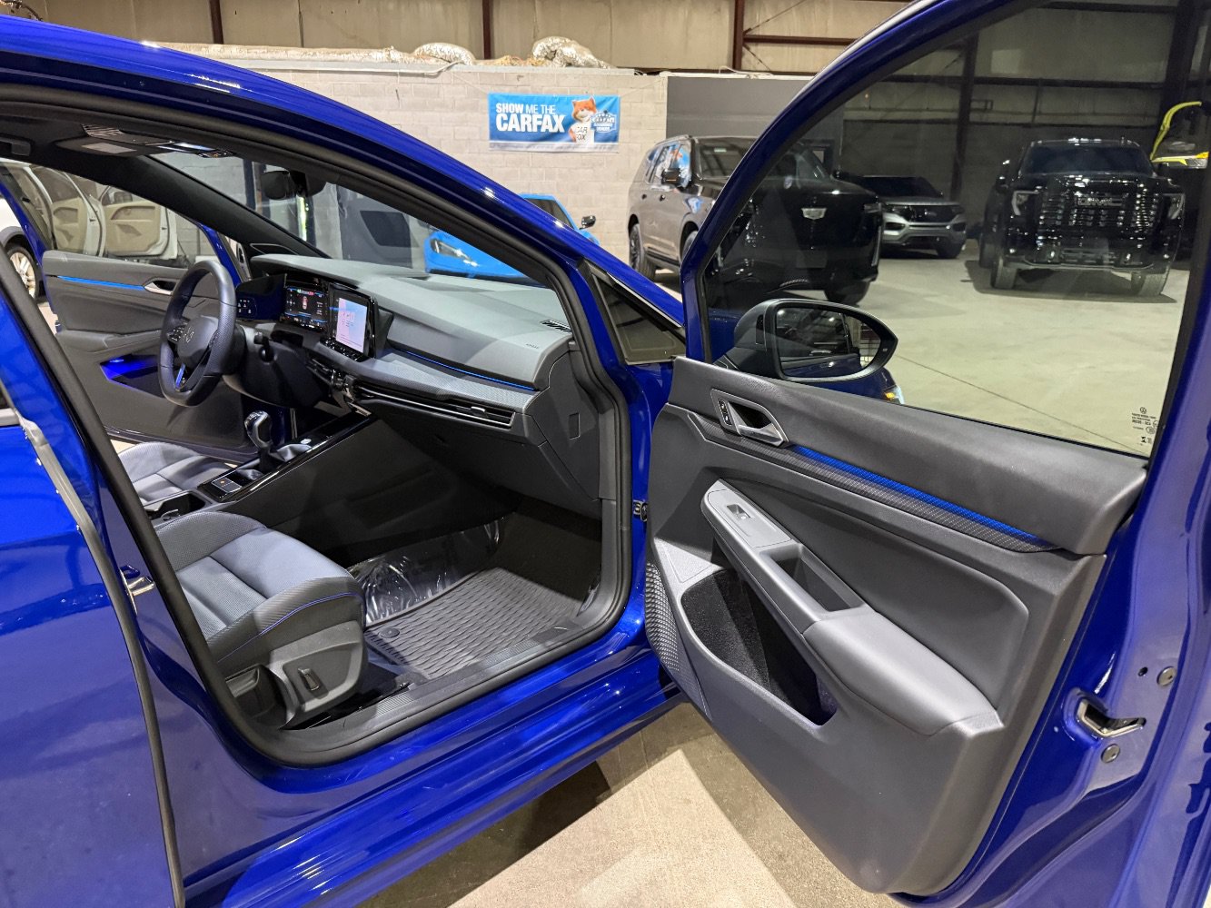 Used 2024 Volkswagen Golf R AWD/4WD image 25