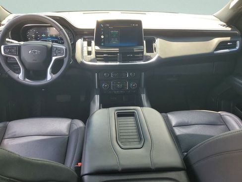 Used 2022 Chevrolet Suburban Z71 w/ Z71 Off-Road Package AWD/4WD image 11