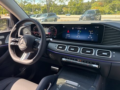 New 2026 Mercedes-Benz GLS 450 4MATIC image 37