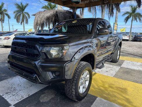 Used 2015 Toyota Tacoma PreRunner image 1