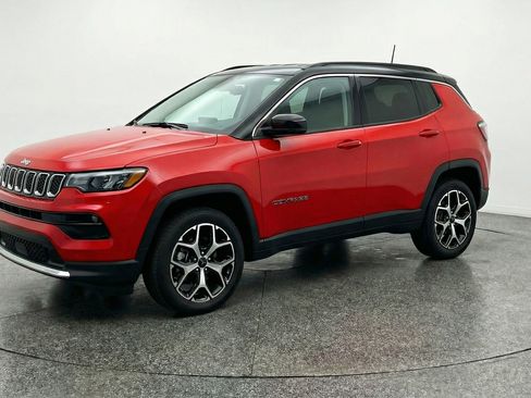 Used 2025 Jeep Compass Limited AWD/4WD image 3