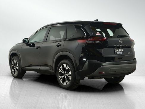 Used 2022 Nissan Rogue SV w/ SV Premium Package image 3