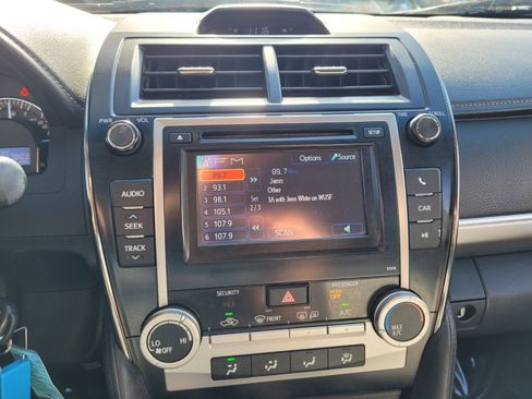 Used 2013 Toyota Camry SE image 21