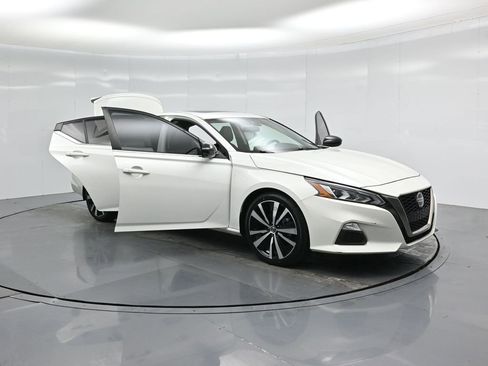 Used 2022 Nissan Altima 2.0 SR image 30