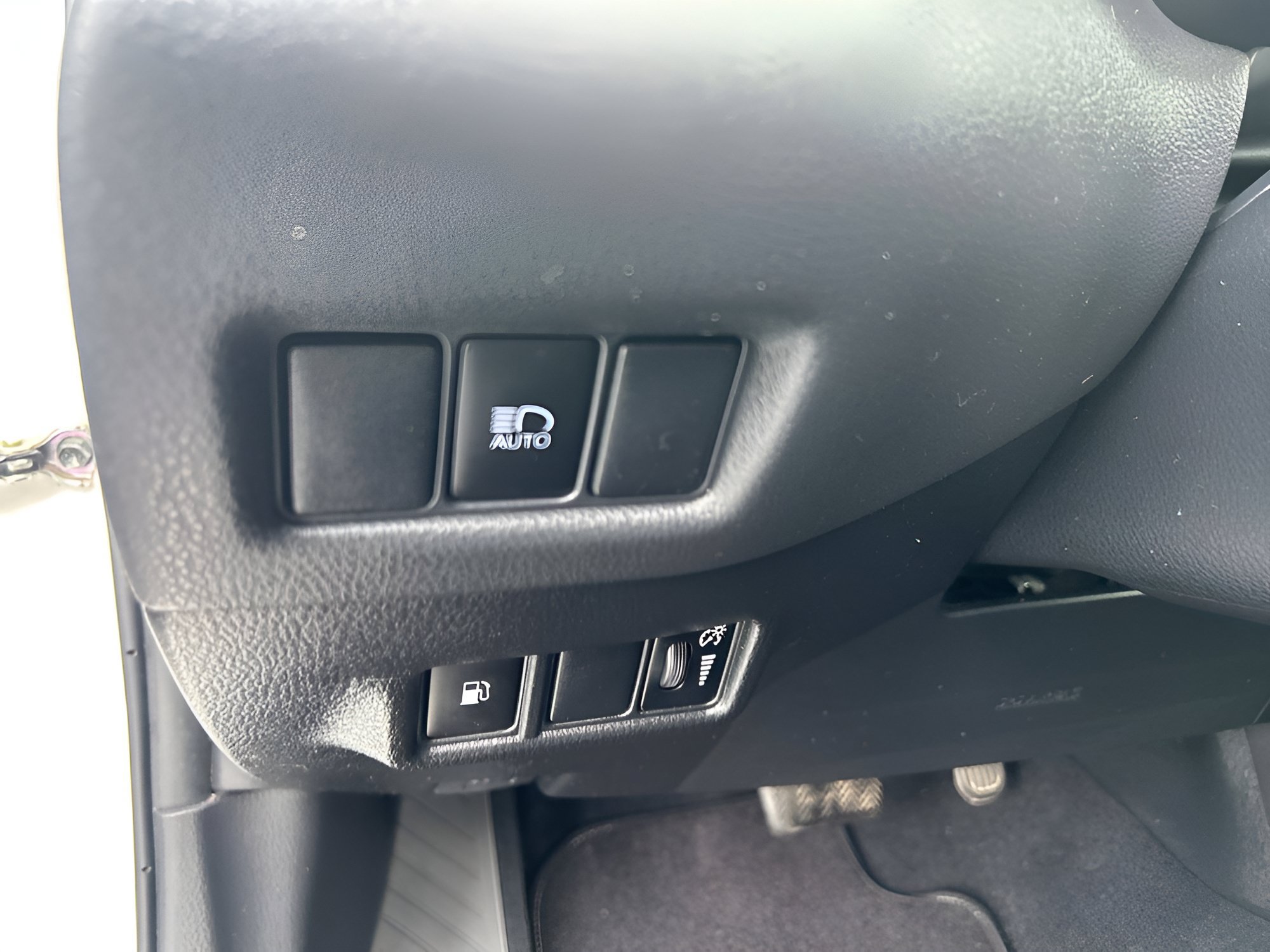 Used 2021 Toyota C-HR XLE FWD image 20