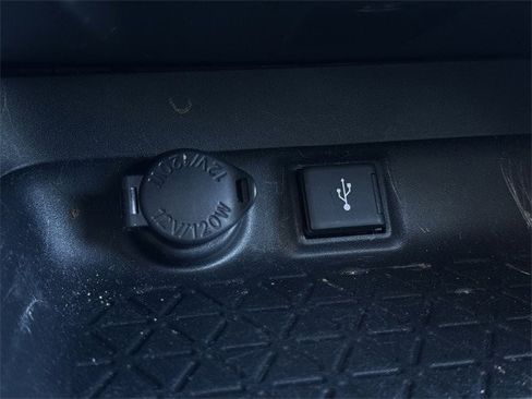 Used 2020 Toyota RAV4 XLE image 20