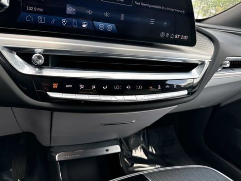 Used 2024 Cadillac Lyriq Luxury AWD/4WD image 27