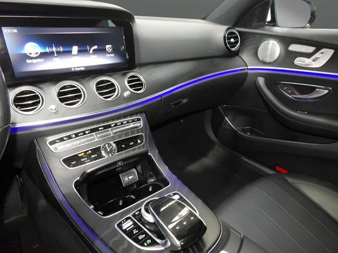 Used 2019 Mercedes-Benz E 300 4MATIC w/ Premium 1 Package image 20
