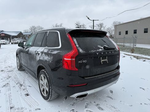 Used 2020 Volvo XC90 T6 Momentum image 7