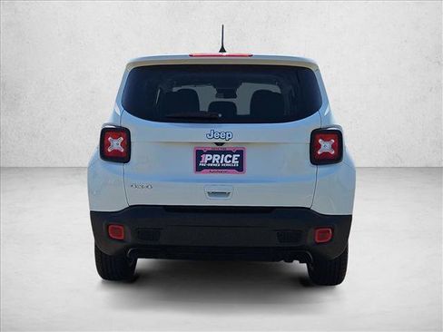 Used 2023 Jeep Renegade Latitude AWD/4WD image 7