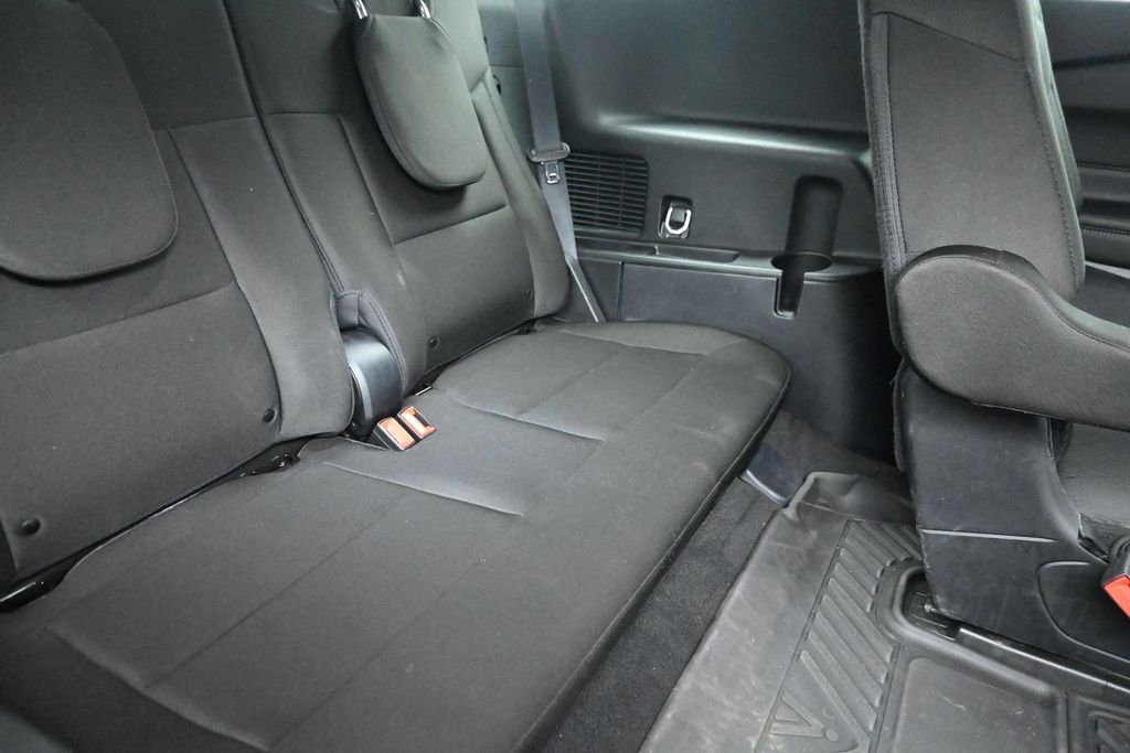 Used 2023 Ford Explorer XLT AWD/4WD image 11