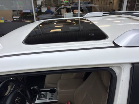 Used 2012 Toyota 4Runner SR5 w/ Premium Pkg w/3rd Row Seat image 5