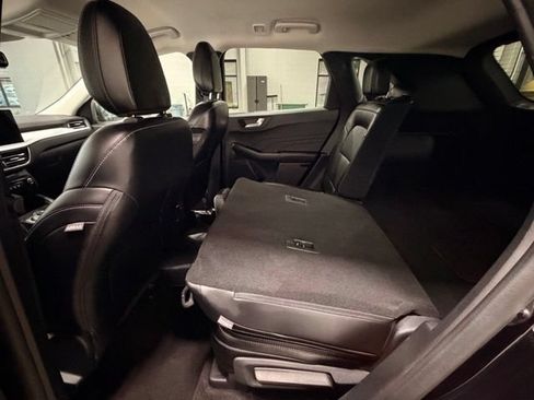 Used 2025 Ford Escape Platinum AWD/4WD image 17