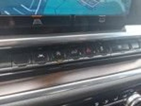 Used 2025 GMC Sierra 1500 SLT AWD/4WD image 15