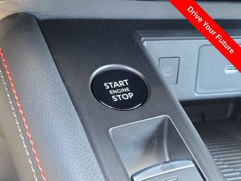 Used 2025 Nissan Kicks SR FWD image 10