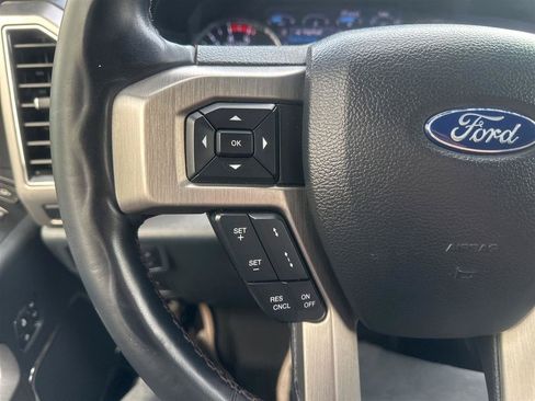 Used 2022 Ford F250 Platinum w/ FX4 Off-Road Package AWD/4WD image 28