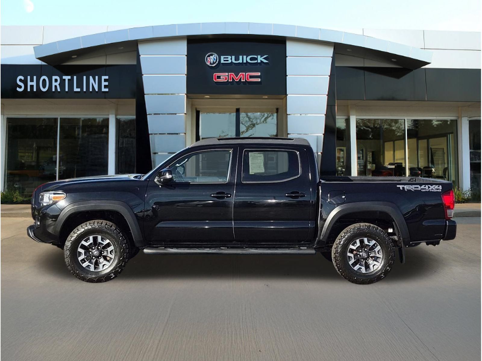 Used 2016 Toyota Tacoma TRD Off-Road AWD/4WD image 6