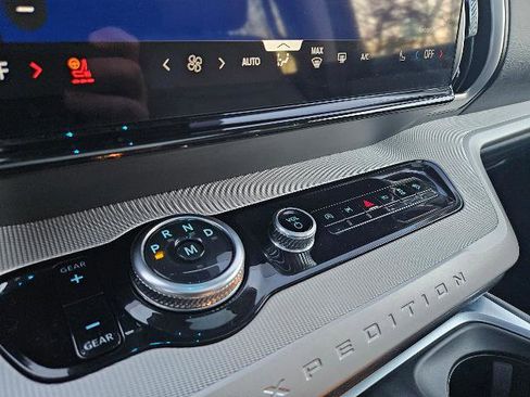 Certified 2025 Ford Expedition Active image 22